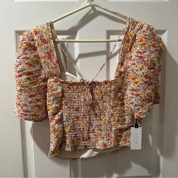 Astr Floral Pintuck Pleated Crop Top Size M - Picture 2 of 8